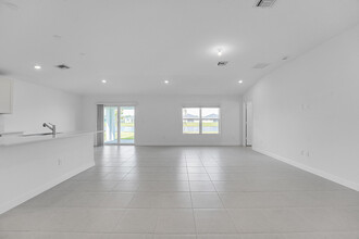 6394 Windwood Wy in Port St. Lucie, FL - Building Photo - Building Photo