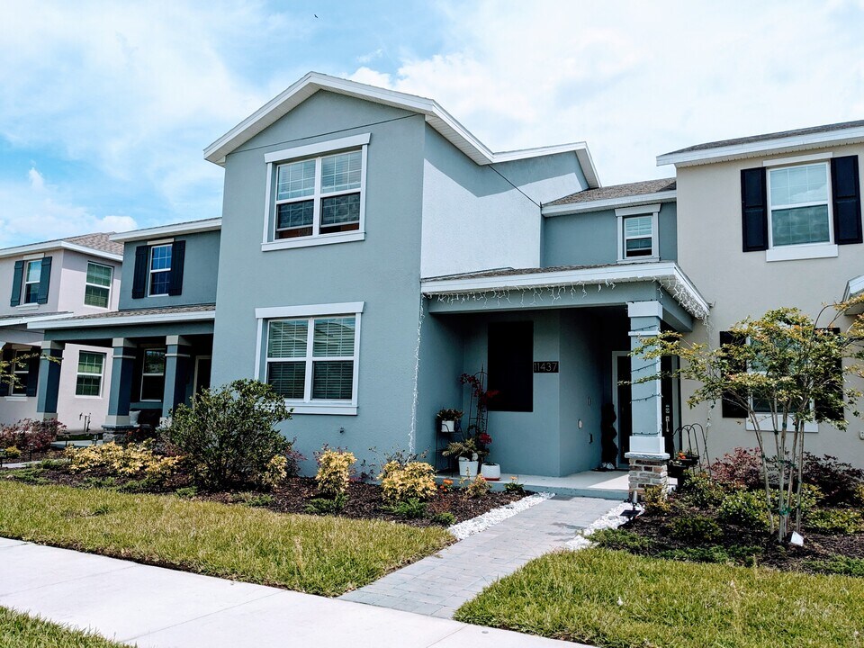 11437 Listening Dr in Orlando, FL - Building Photo