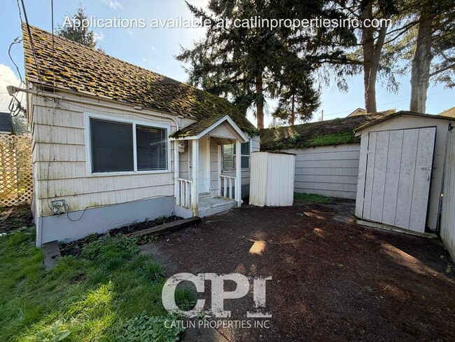 property at 1102.5 N 2nd Ave