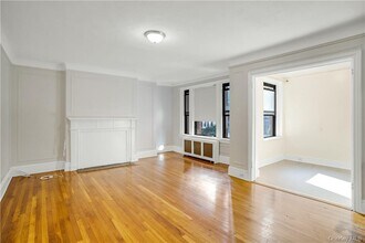 254 Martine Ave in White Plains, NY - Building Photo - Building Photo