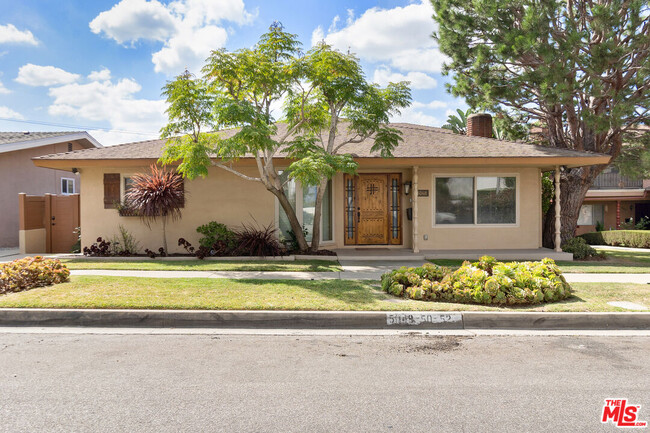 5048 W Slauson Ave in Los Angeles, CA - Building Photo - Building Photo