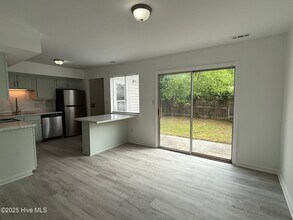 206 Myrtlewood Cir in Jacksonville, NC - Building Photo - Building Photo