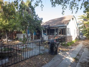 14629 W Erwin St in Van Nuys, CA - Building Photo - Building Photo