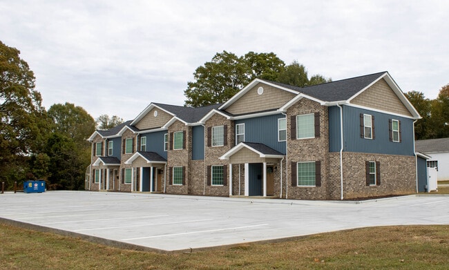 property at 805 E Main St