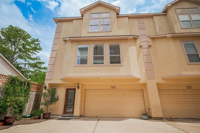 property at 1419 Thompson St