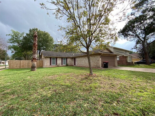 907 Three Forks Dr in Katy, TX - Foto de edificio - Building Photo