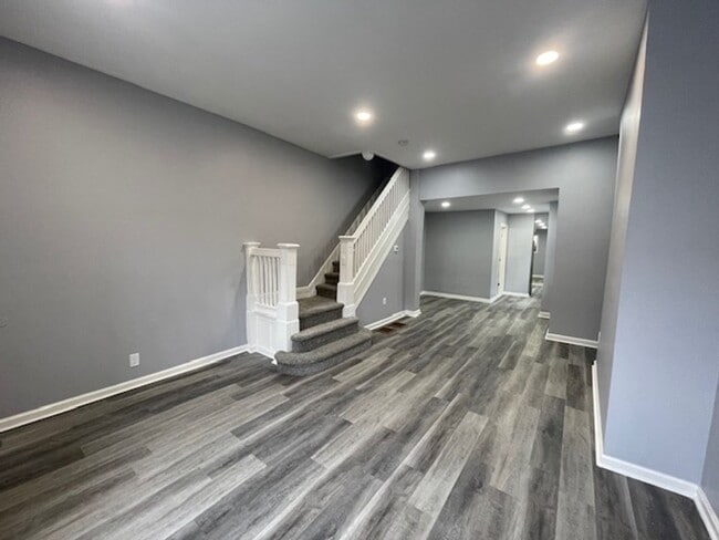 property at 2739 W Montgomery Ave