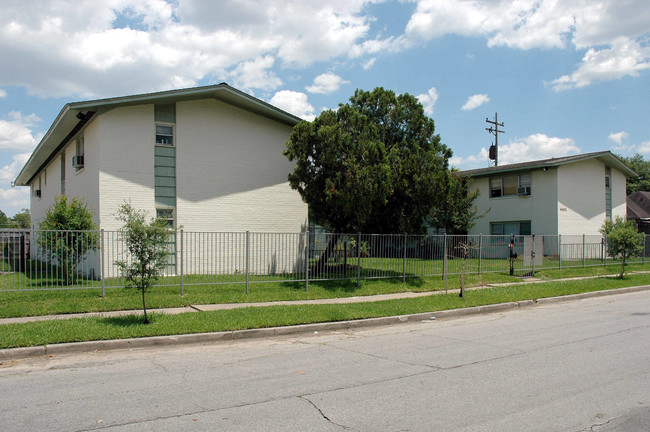 Woodhead Apartments in Houston, TX - Building Photo - Building Photo