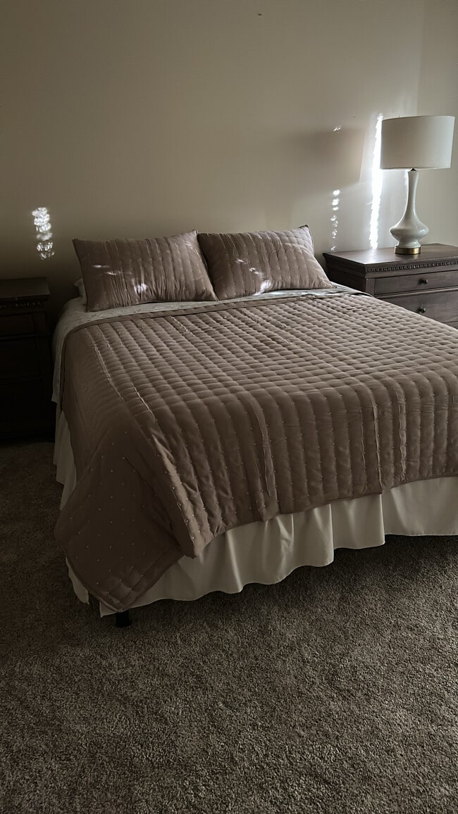 property at 845 N Valley View Dr