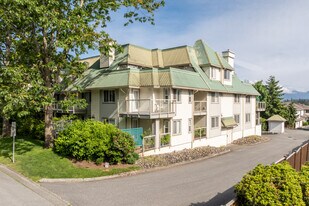 22275 123 Av in Maple Ridge, BC - Building Photo