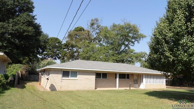 property at 1421 Columbia Dr