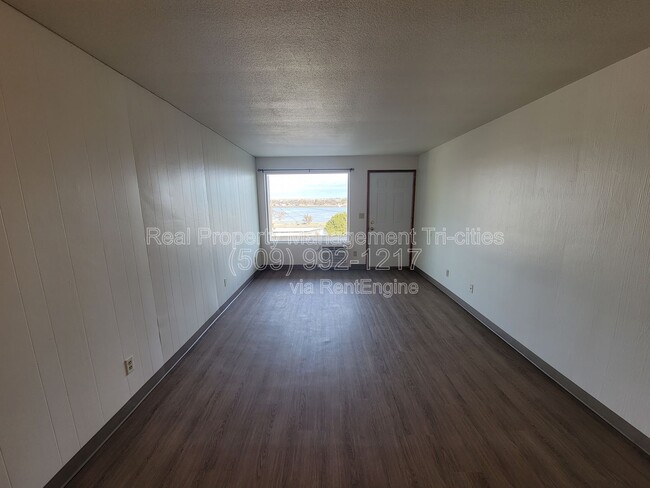 3326 W Payette Ave in Kennewick, WA - Building Photo - Building Photo