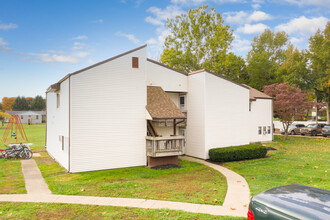 Pleasant View Apartments in Fredericktown, OH - Building Photo - Building Photo