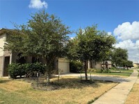 17215 Verde Park Ln in Cypress, TX - Foto de edificio - Building Photo