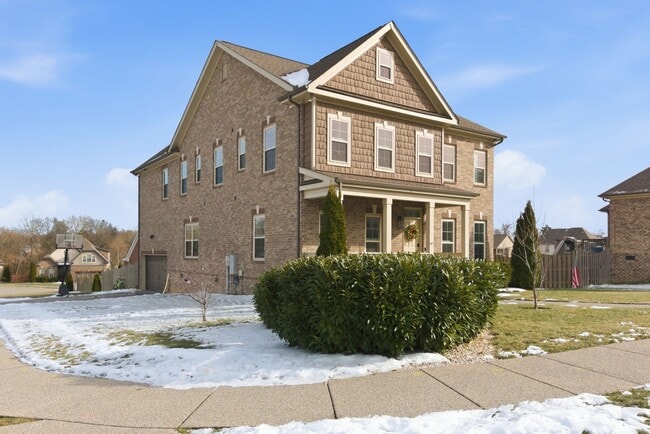 2046 Lequire Ln in Spring Hill, TN - Building Photo - Building Photo