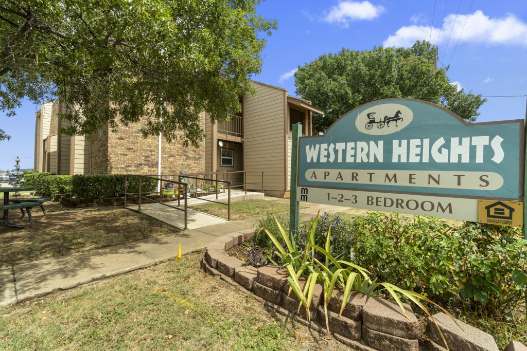 Western Heights Apartments in Olney, TX - Foto de edificio