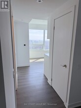 8-4018 Wellesley St W in Toronto, ON - Building Photo - Building Photo