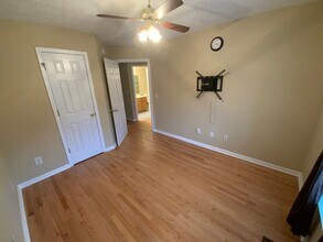 521 Spring Hill Dr in Smyrna, TN - Building Photo - Building Photo