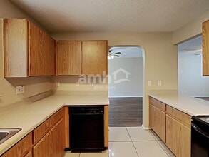 11011 Victors Hl in San Antonio, TX - Building Photo - Building Photo