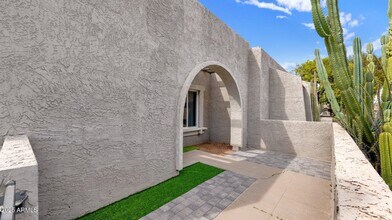 7207 N Vía De Paesia in Scottsdale, AZ - Building Photo - Building Photo