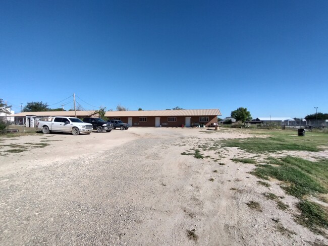 606 N 6th St in Carlsbad, NM - Building Photo - Building Photo