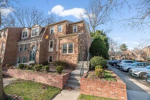 5918 Empire Way in Rockville, MD - Building Photo
