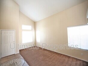 6512 W Toronto Way in Phoenix, AZ - Building Photo - Building Photo