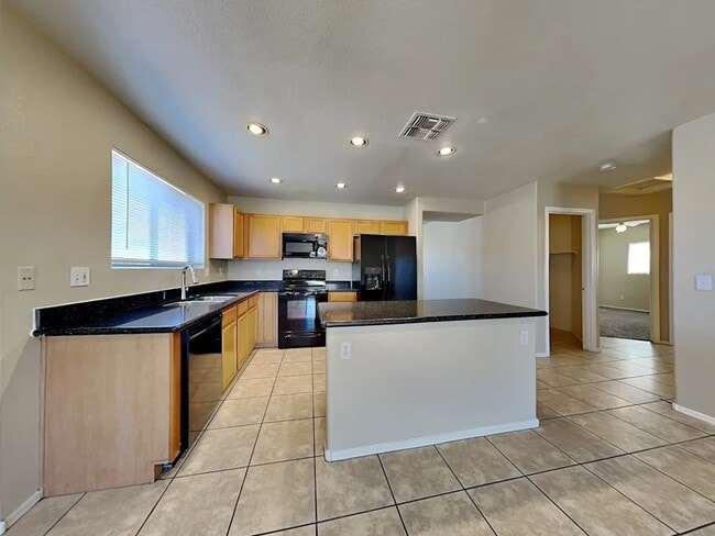 2444 W Mobile Ln in Phoenix, AZ - Building Photo - Building Photo