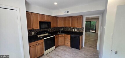 11922 Escalante Ct in Reston, VA - Building Photo - Building Photo
