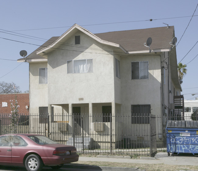 150 W 33rd St in Los Angeles, CA - Building Photo - Building Photo