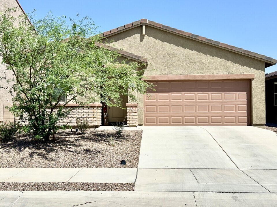 7679 S Caminito Mambla in Tucson, AZ - Building Photo