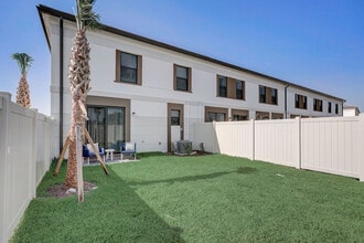 Stellar at Masters Avenue in Bradenton, FL - Building Photo - Building Photo