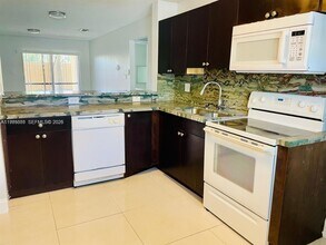 2201 SW 80th Terrace in Miramar, FL - Building Photo - Building Photo