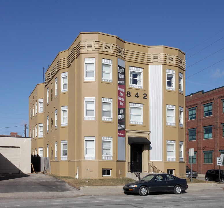 Capitol Manor in Indianapolis, IN - Building Photo