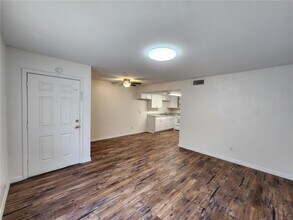 719 SW 70th Terrace-Unit -2 in Gainesville, FL - Building Photo - Building Photo