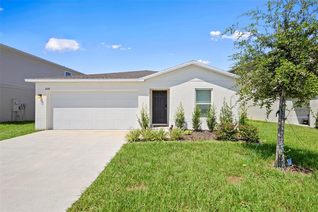 2078 Kentucky Rd in Sumterville, FL - Building Photo