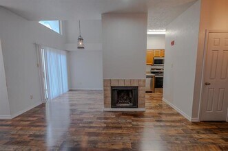 501 Arbor Creek Dr in Euless, TX - Foto de edificio - Building Photo
