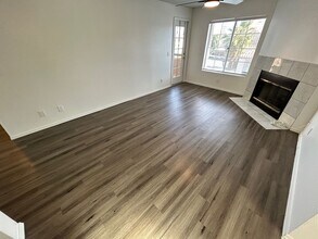 1375 E Hacienda Ave in Las Vegas, NV - Building Photo - Building Photo