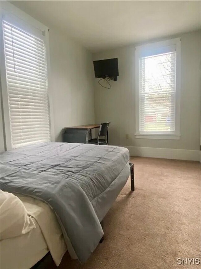 10 Maple Ave in Cortland, NY - Building Photo - Building Photo