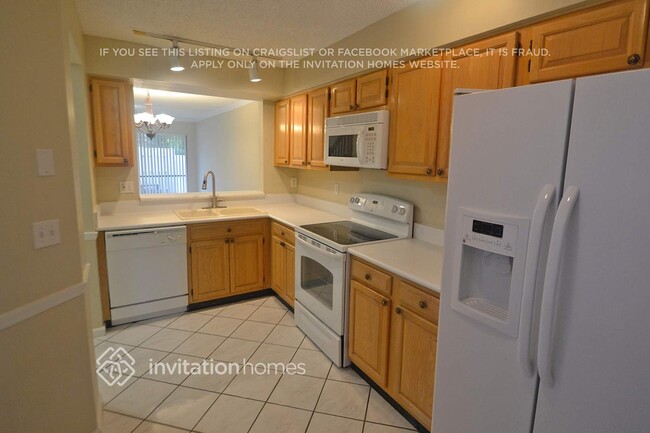 10808 Cypress Glen Dr in Coral Springs, FL - Building Photo - Building Photo