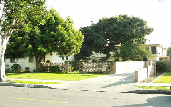 3340 Cedar Ave in Lynwood, CA - Building Photo