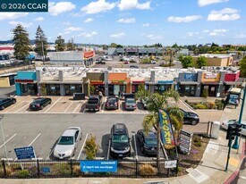 646 Hegenberger Rd in Oakland, CA - Building Photo