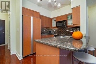 10-1110 Delisle Ave in Toronto, ON - Building Photo - Building Photo