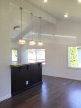 6700 NE Geneva St in Suquamish, WA - Building Photo - Building Photo