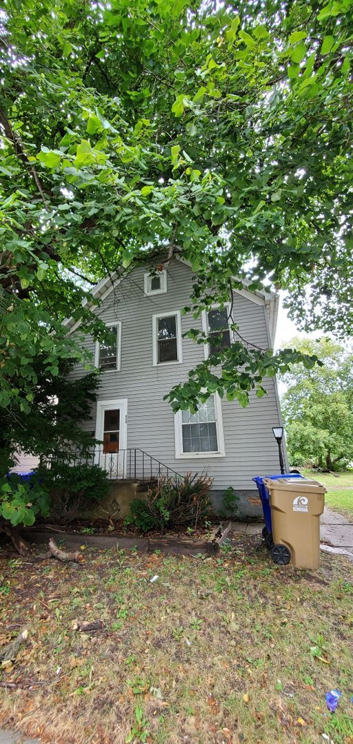 property at 930 42nd St