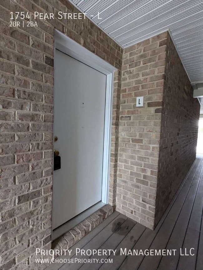 1754 Pear St in Harrisonburg, VA - Building Photo - Building Photo