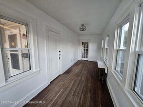 423 E Lackawanna Ave in Olyphant, PA - Foto de edificio - Building Photo
