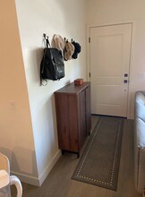 605 W Anapamu St in Santa Barbara, CA - Foto de edificio - Building Photo