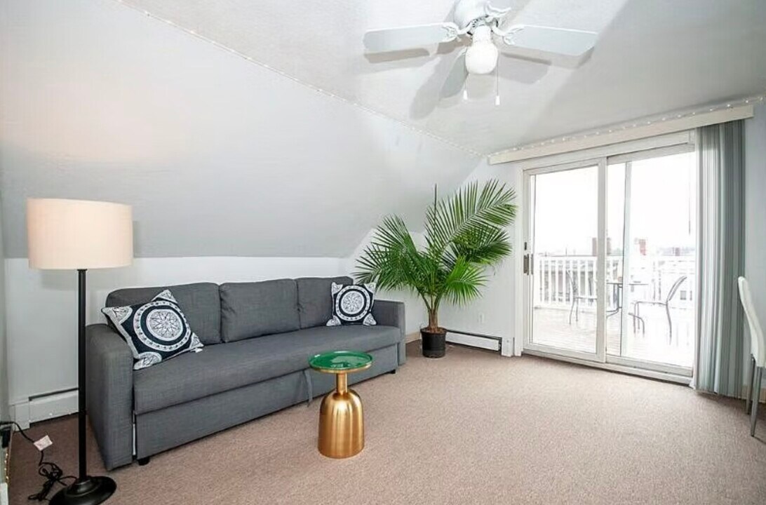 243 Princeton St in Boston, MA - Foto de edificio