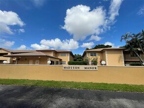 3026 Coral Springs Dr in Coral Springs, FL - Building Photo - Building Photo